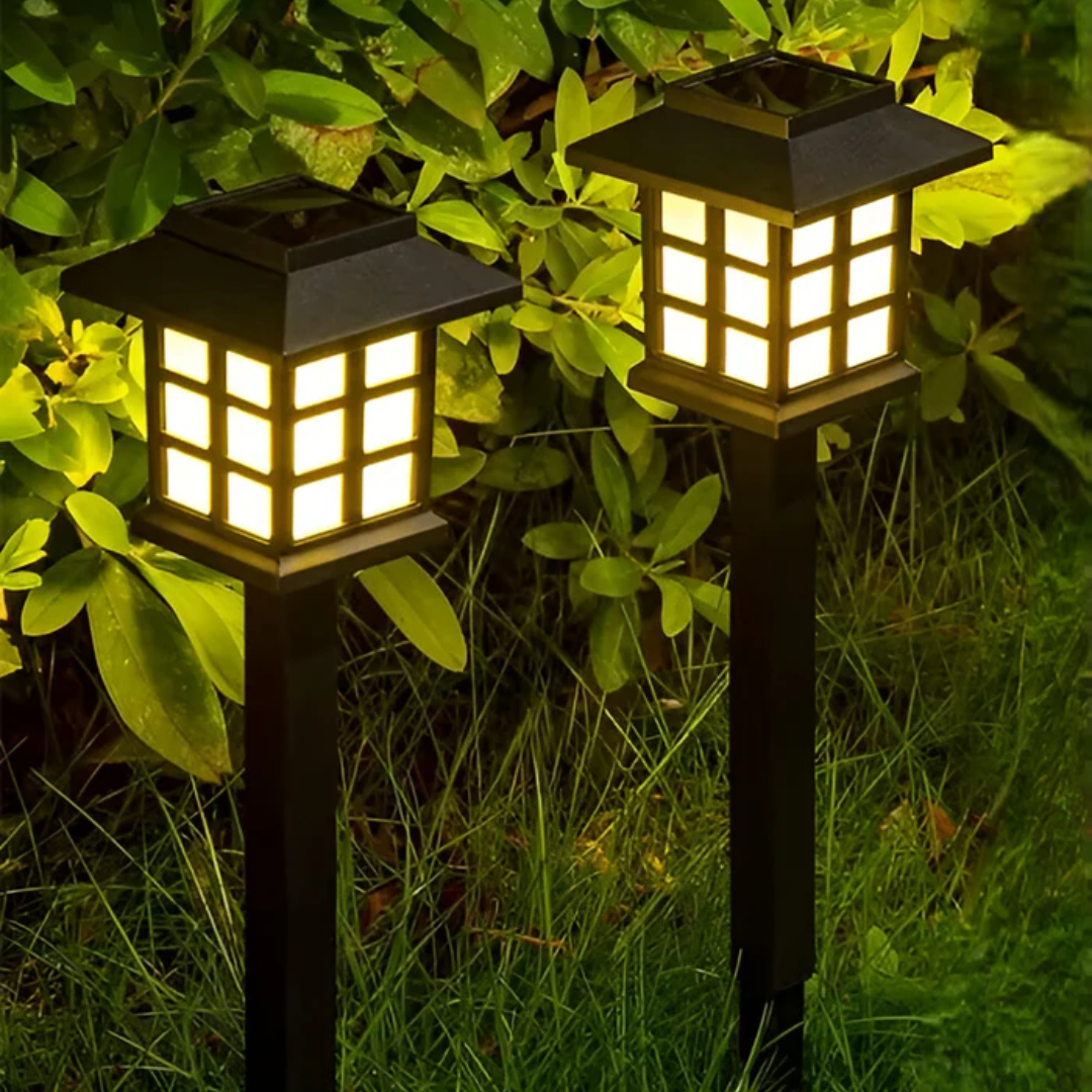 Luxe Staande Buitenlamp op Zonne-energie – Zwart – Solar Tuinverlichting met Warm Wit LED