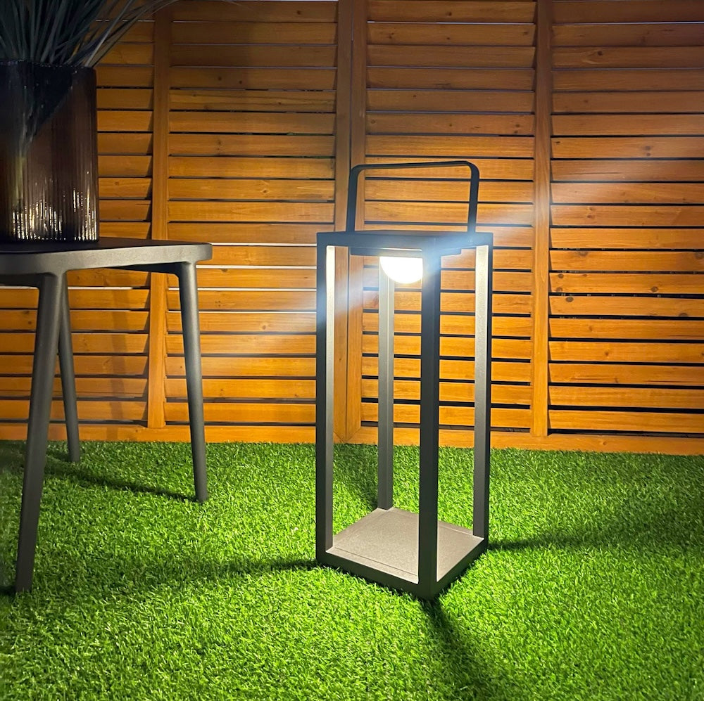 Buitenlamp op Zonne-energie – Solar Tuinverlichting met 3 Lichtstanden – Antraciet Aluminium – 50 cm