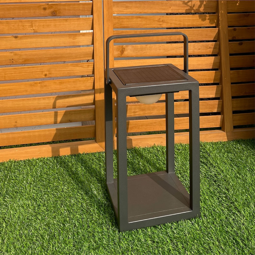 Buitenlamp op Zonne-energie – Solar Tuinverlichting met 3 Lichtstanden – Antraciet Aluminium – 50 cm