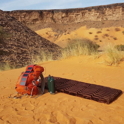 Ultra-Compacte Draagbare Zonne-Energie Powerbank – Opvouwbaar, Lichtgewicht en Universeel Opladen